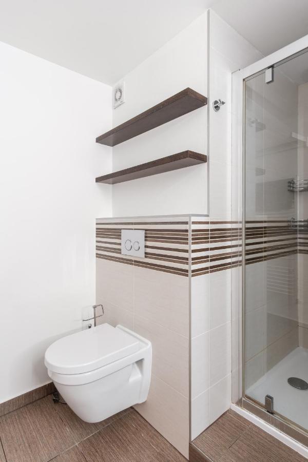 Apartmán Attic Maisonette In Stresovice By Days Praha